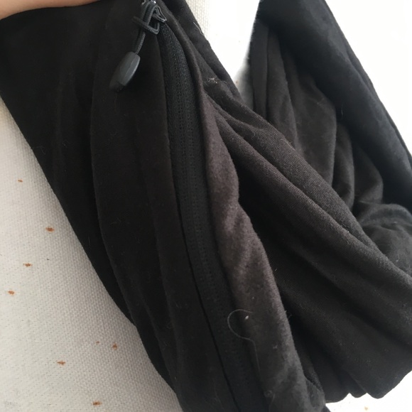 Beyond Yoga | black infinity hidden zipper scarf - Picture 5 of 7